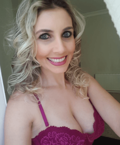 Stunning blondie